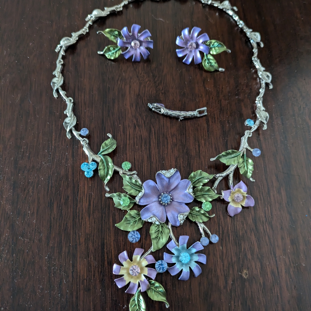 NeoGlory Purple Violet Floral Necklace, Bright & Shiny, Springtime